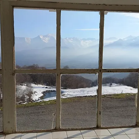 Hostal Refuge De L'aberouat *