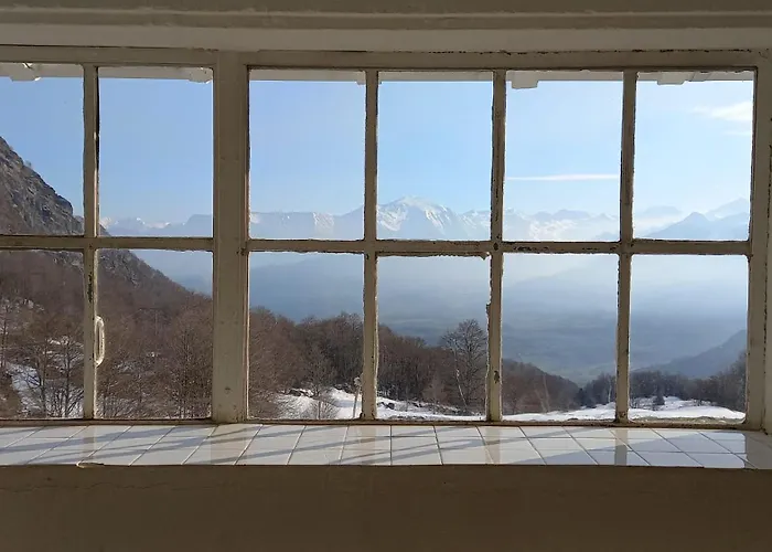 Refuge De L'aberouat * Lescun