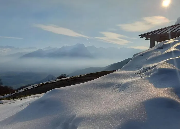 Refuge De L'aberouat Auberge de jeunesse *
